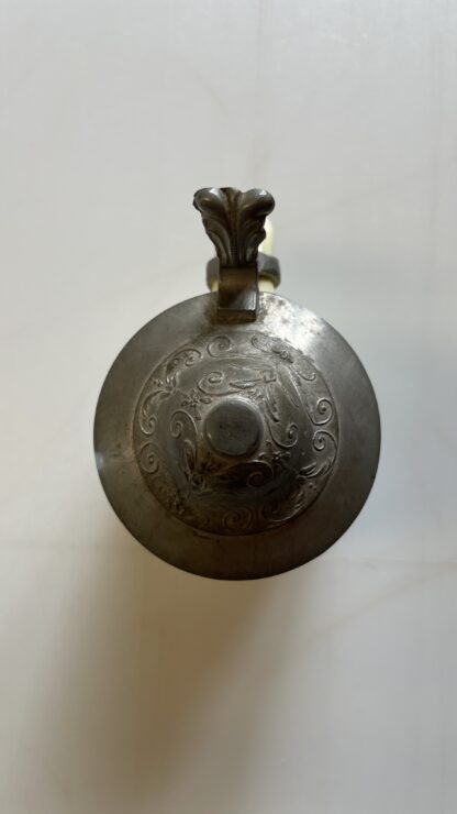 Antik <br><b>Kleiner Antiker Schweizer Bierkrug mit 5 Motiven Tell usw.</b> - Image 5