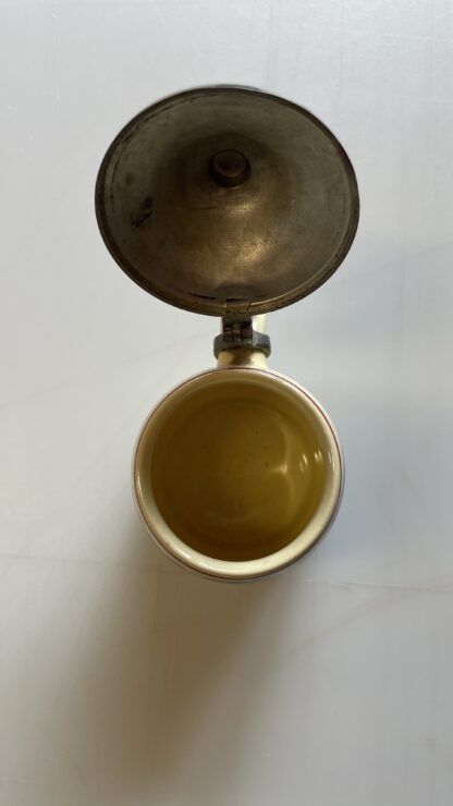 Antik <br><b>Kleiner Antiker Schweizer Bierkrug mit 5 Motiven Tell usw.</b> - Image 6
