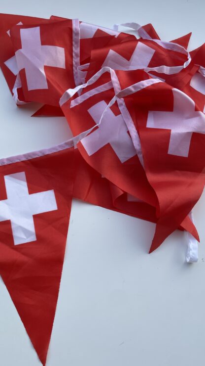 Fahne <br><b>Schweizer Flaggen Wimpel Girlande, 15 Wimpel und 4m Länge</b> - Image 2