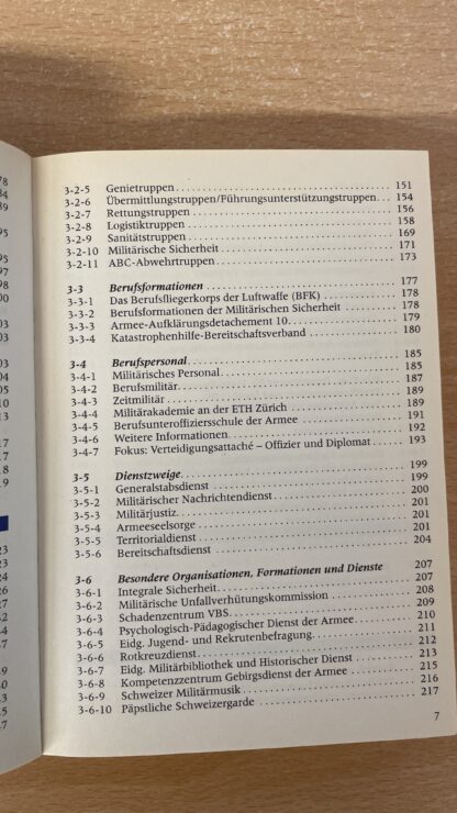 Buch <br><b>Schweizer Armee 2007/08 - Wissenswertes zur Landesverteidigung</b> - Image 5