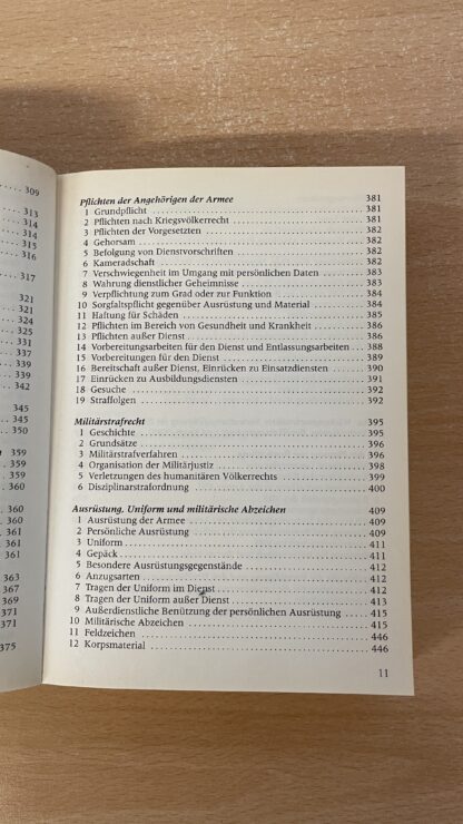 Buch <br><b>Schweizer Armee 2004 - Wissenswertes zur Landesverteidigung</b> - Image 8