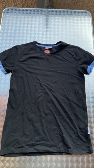 T-Shirt <br><b>Schwarzes Edelvetica T-Shirt, Edelweiss hellblau, M, NEU</b>