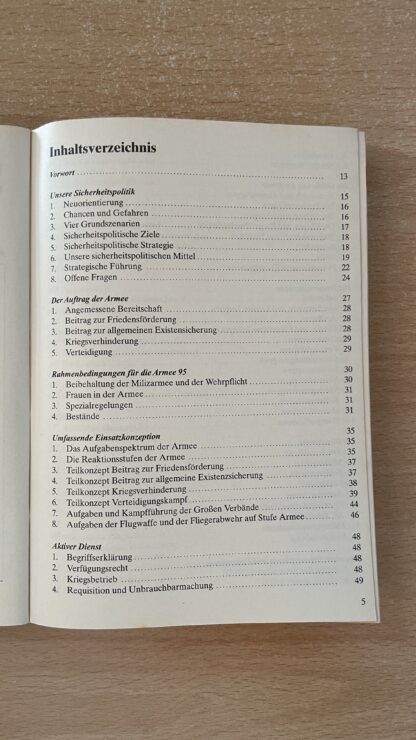 Buch <br><b>Schweizer Armee 95 - Wissenswertes zur Landesverteidigung</b> - Image 3