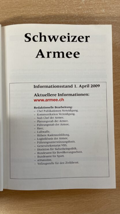 Buch <br><b>Schweizer Armee 2009 - Wissenswertes zur Landesverteidigung</b> - Image 3