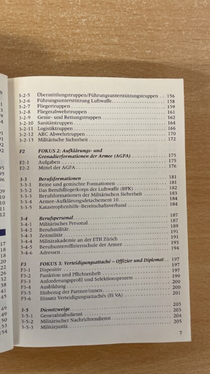 Buch <br><b>Schweizer Armee 2009 - Wissenswertes zur Landesverteidigung</b> - Image 10