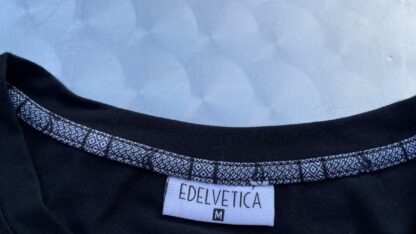T-Shirt <br><b>Schwarzes Edelvetica T-Shirt, Edelweiss Antrazit , M - NEU!</b> - Image 4
